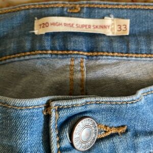 Adorable distressed Levi’s.